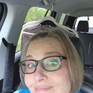 Meet your Posher, Hollie